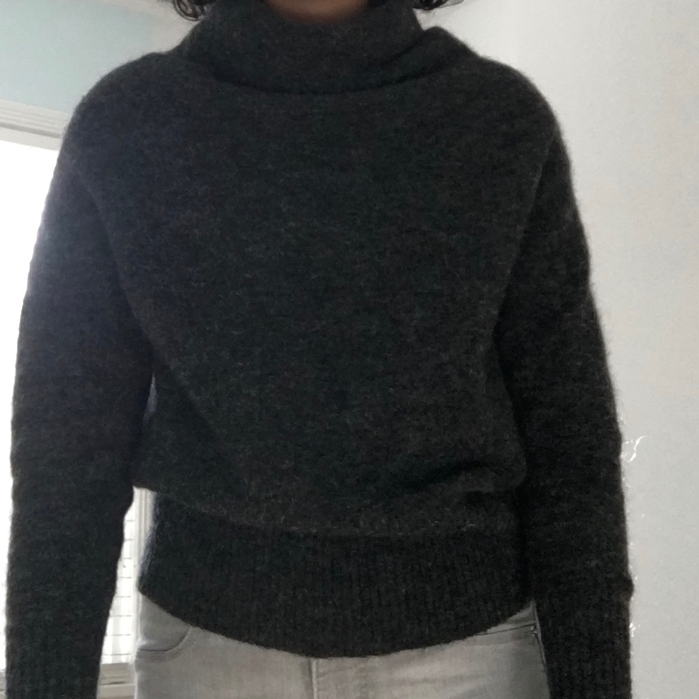 Aritzia Wilfred Free Wool Sweater